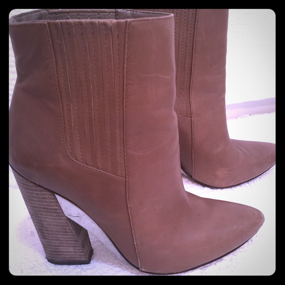Bcbg tan boots 7.5